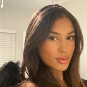 Meet your Posher, Nakia